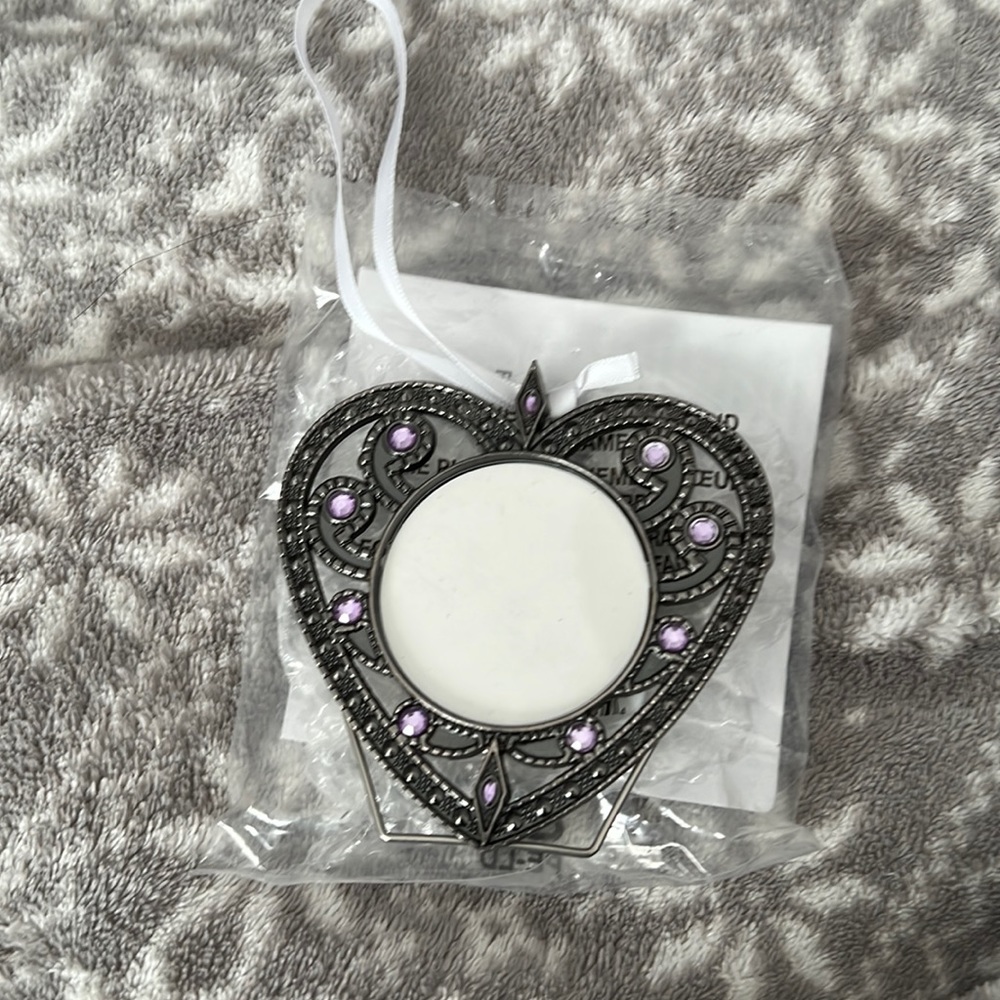 GEM HEART ORNAMENT AND PHOTO FRAME